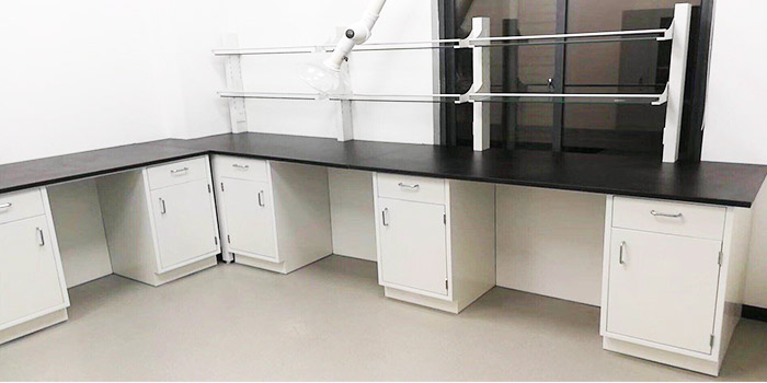 有關實驗室實驗臺家具的規(guī)劃！